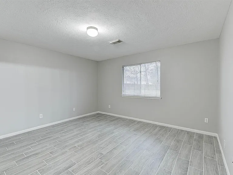 7815 Barnhill Dr — Photo 28
