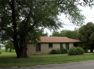 1400 S Church St, Decatur, TX 76234