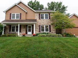 240 Lake Forest Dr, Belleville, IL