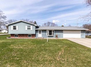 2381 Pecan St, Green Bay, WI 54311