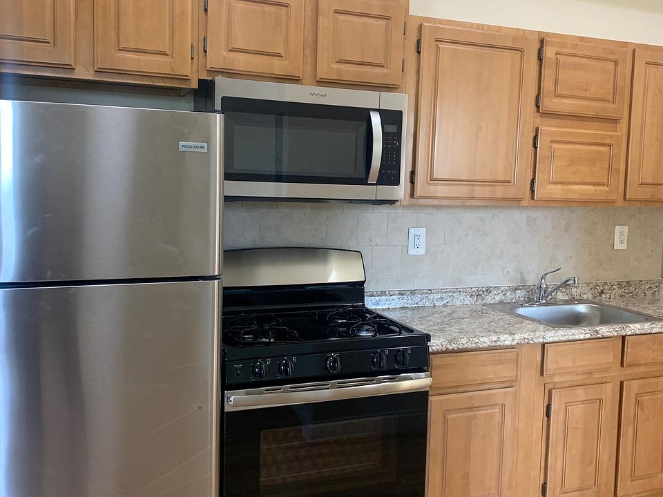 1st image of 220-01 Hempstead Ave #3F