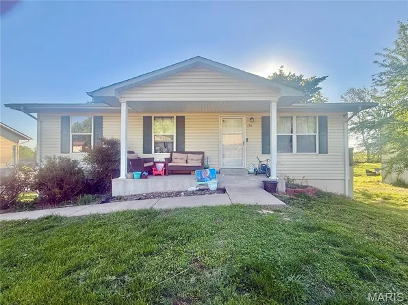 208 Aldergate Dr, Bonne Terre, MO 63628