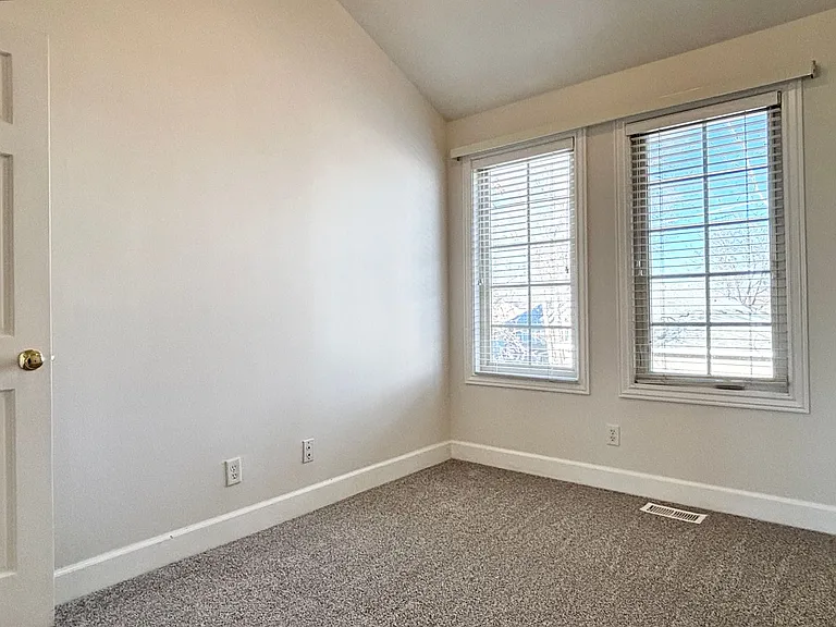 943 E Sage Park Ln — Photo 17