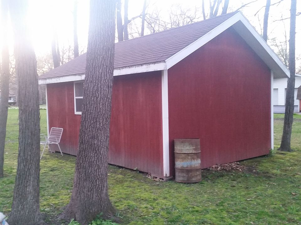 2nd image of 1121 Windcrest Acres