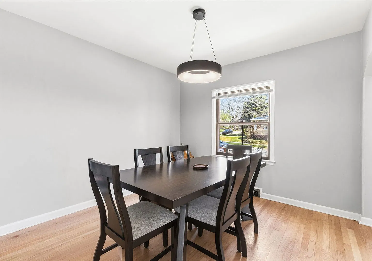 2 Bedroom Duplex in Dundee — Photo 4