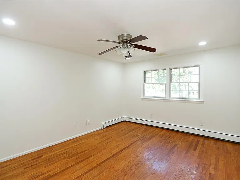 Gables Ct — Photo 11