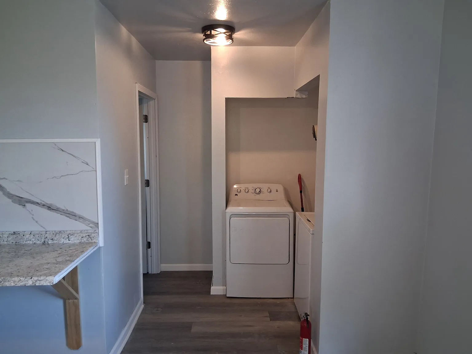 2 bed, 1200 sqft, $1,350 — Photo 3