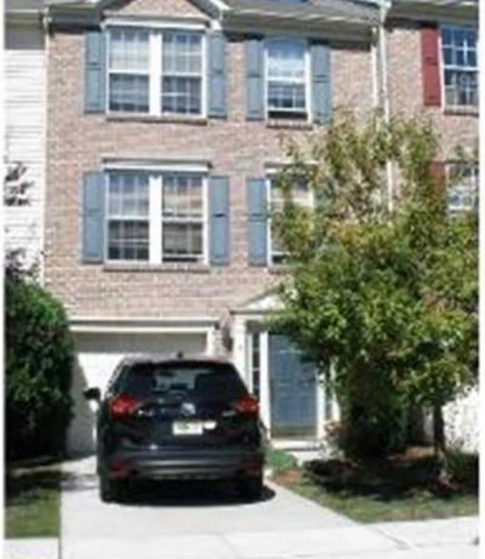 3 bed, 2.5 bath, 1740 sqft, $2,750 — Photo 1