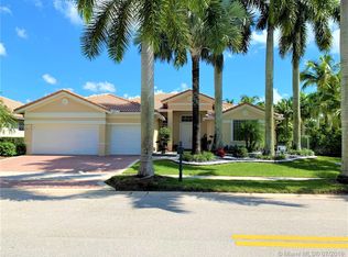 1605 Victoria Pointe Ln, Fort Lauderdale, FL 33327