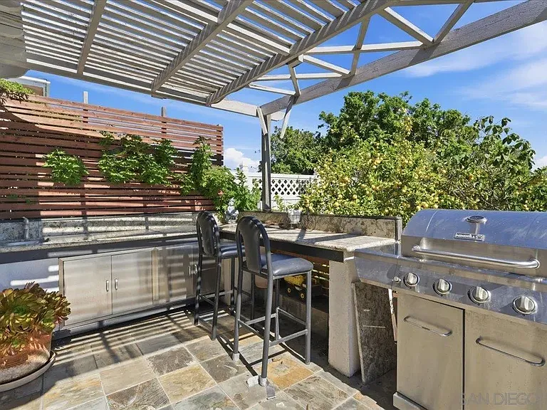 5447 Soledad Rd — Photo 23