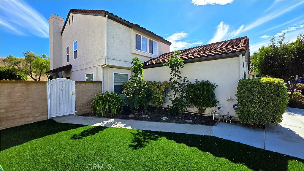 3 bed, 2.5 bath, 1434 sqft, $3,695 — Photo 2
