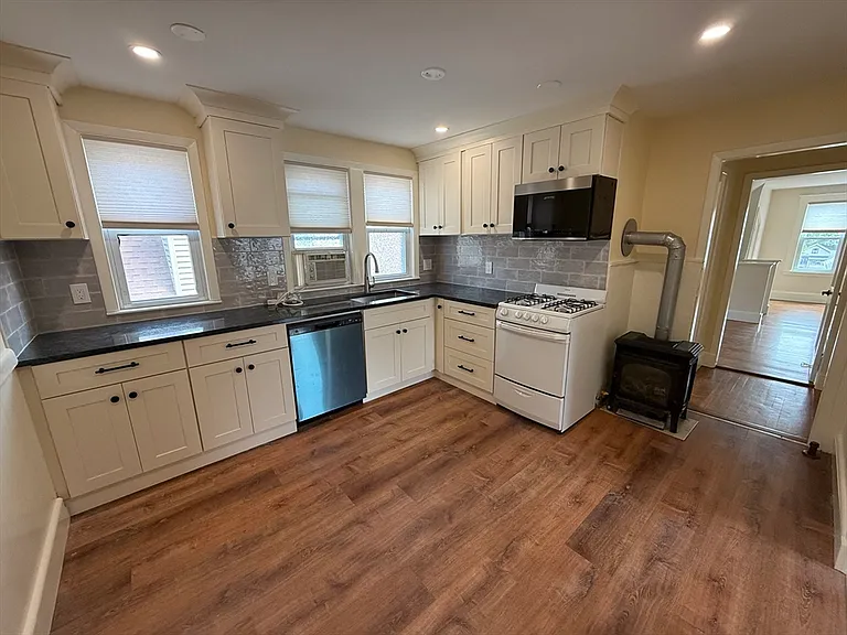 19 Chauncey St #3 — Photo 12