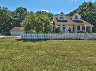 172 Maines Rd, Hawley, PA 18428