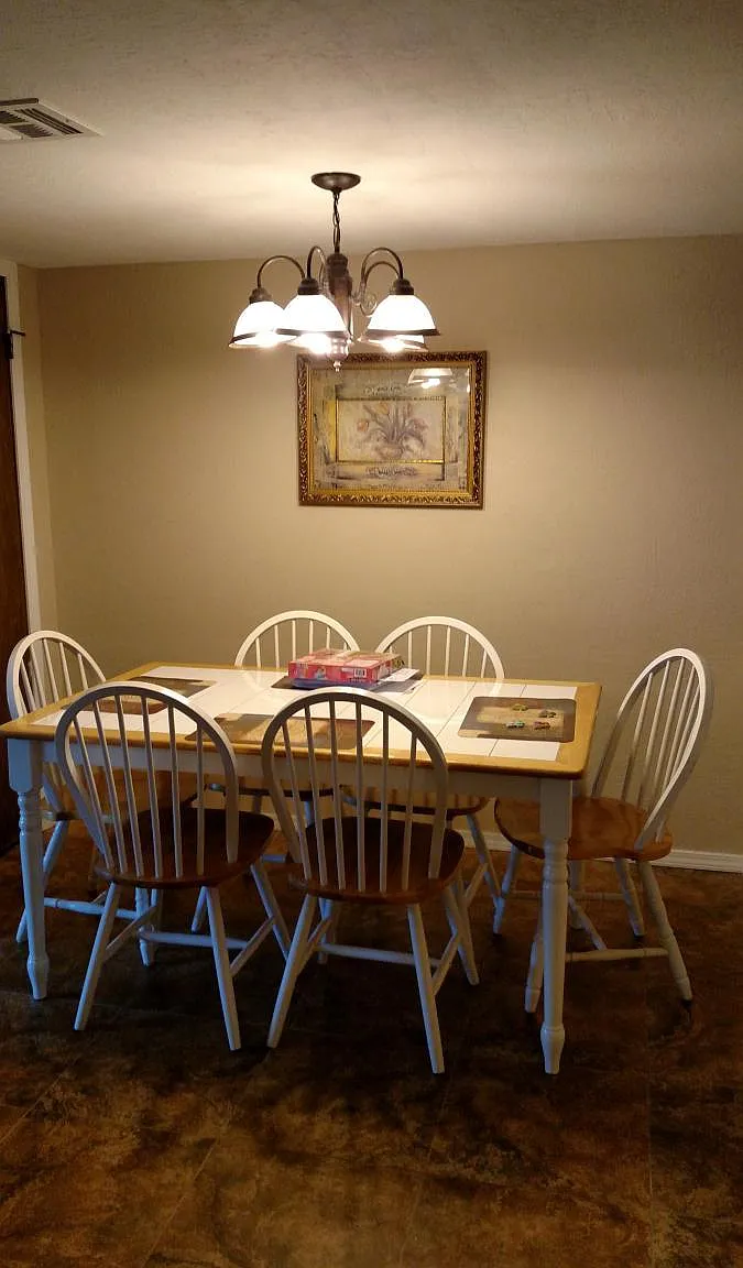 3 bed, 2.5 bath, 1600 sqft, $1,400 — Photo 4