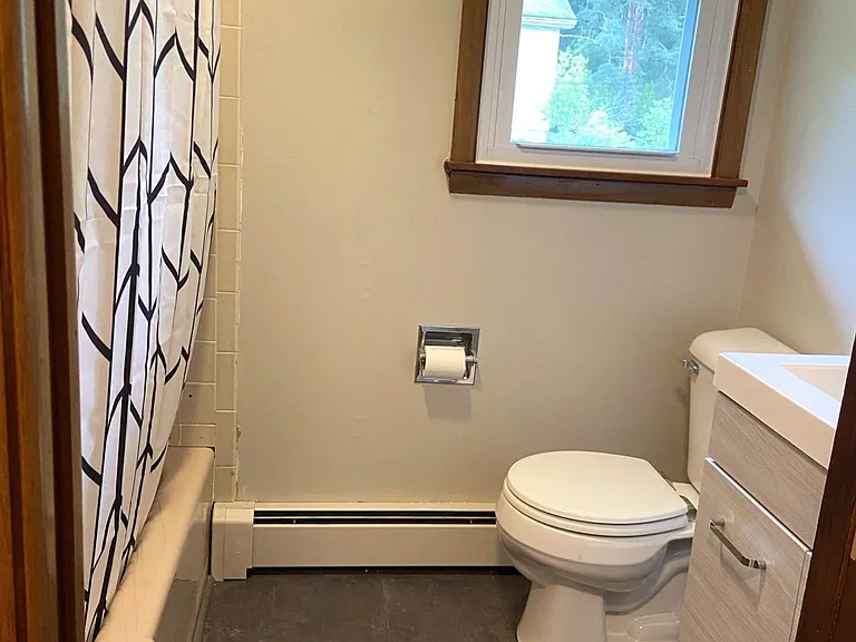890 Damon Dr — Photo 11