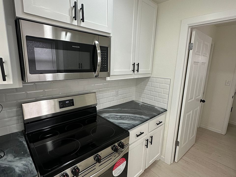 1st image of 3505 SE 47th St