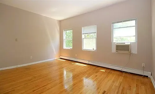 511 Park Ave #2 Photo 1