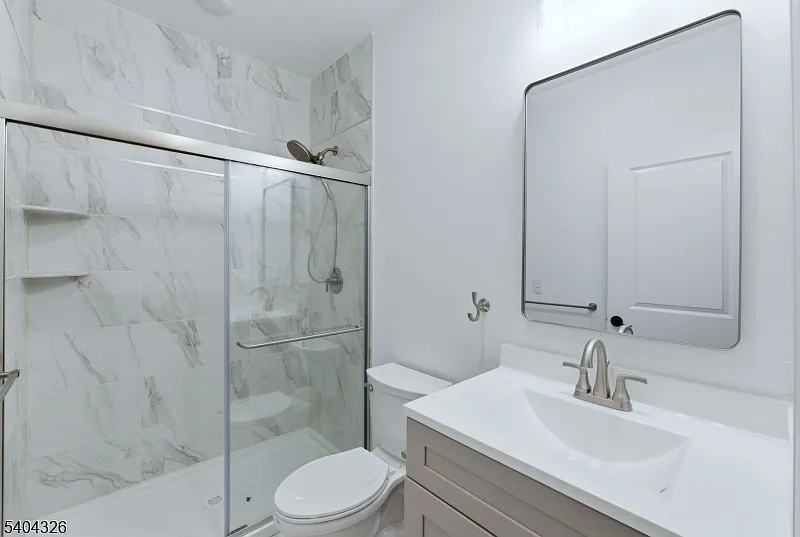 2 bed, 900 sqft, $2,300 — Photo 4
