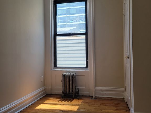 4th image of 148 W 67th St APT 9
