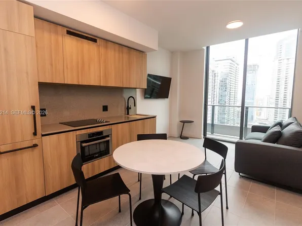 121 NE 5th St, Miami, FL