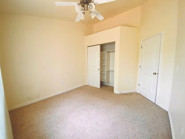 271 E Ailee Ln — Photo 6