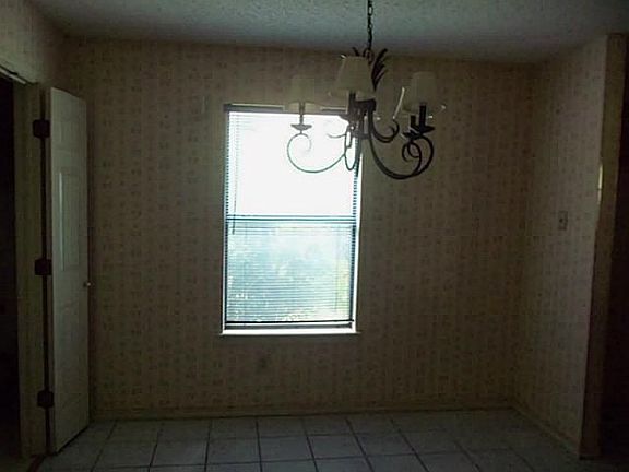 2nd image of 3712 Clear Brook Cir
