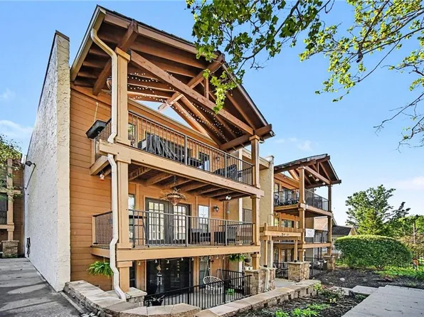 4727 Jarboe St APT 107, Kansas City, MO 64112