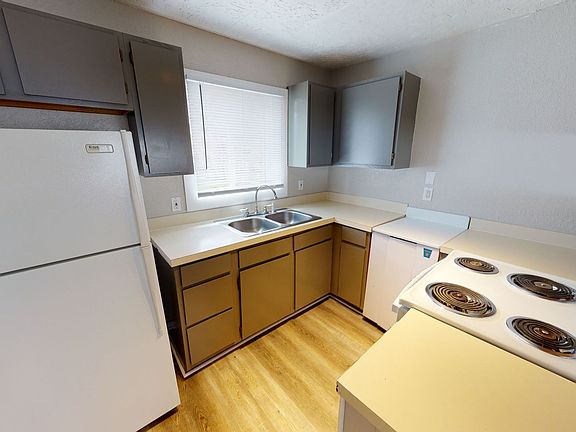 2nd image of 862-866 N 5th St #866-3