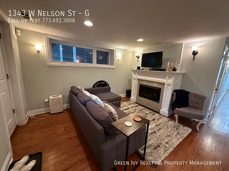 1343 W Nelson St #G — Photo 2