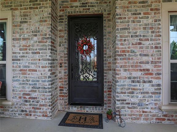 2nd image of 804 Regina Ct