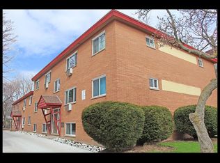 Redwood, Cleveland, OH 44109
