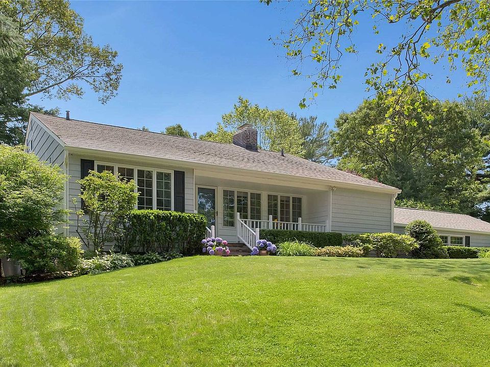 1st image of 7 Old Town Ln