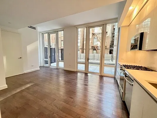 Rented by Mossanen Group | media 11