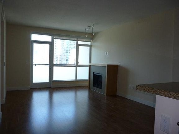 5th image of 325 7th Ave Unit 908