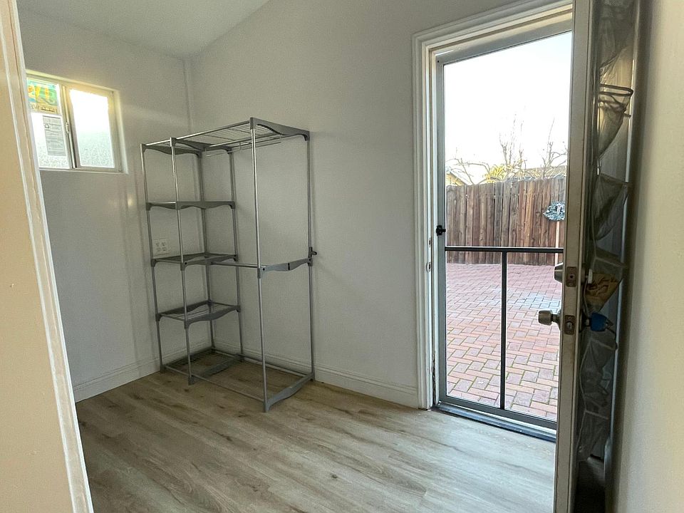 1st image of 933 Radway Ave