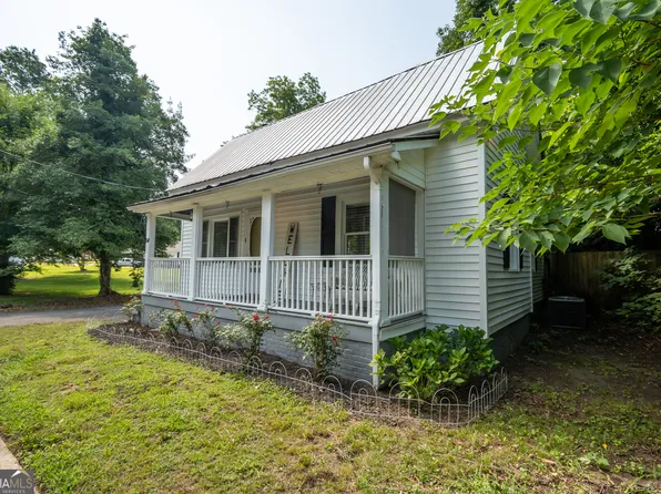 64 Madison St, Commerce, GA 30529