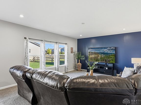 3rd image of 2521 Leonardo Way