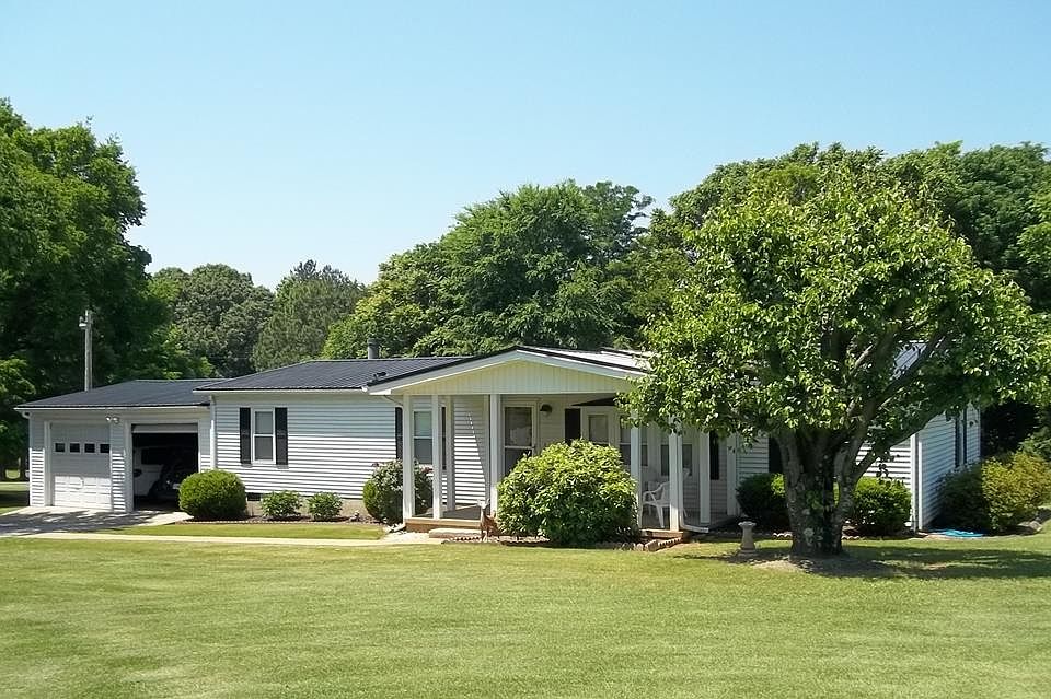 1st image of 300 Golden Ln