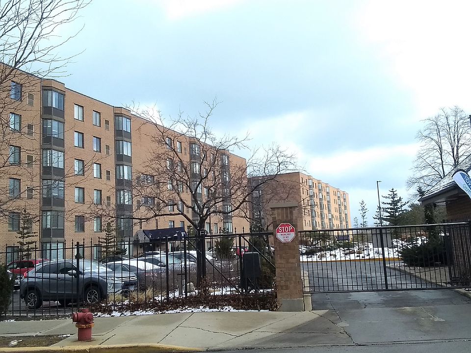 2nd image of 637 E Woodland Park #111