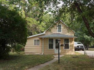 916 10th Ave NW, Minot, ND 58703