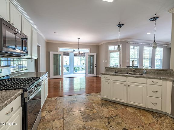 2nd image of 7101 Ashburton Dr