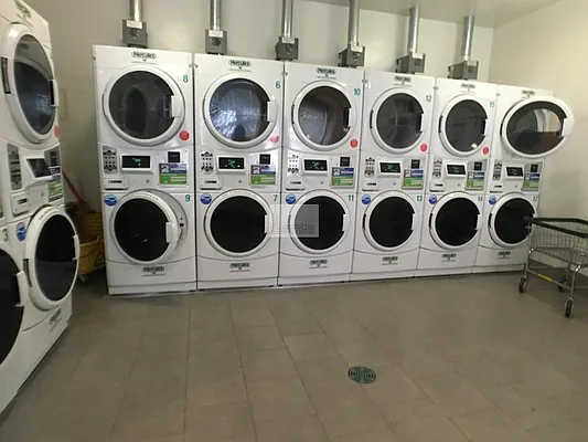 Rented by Manhattan Connection | media 43