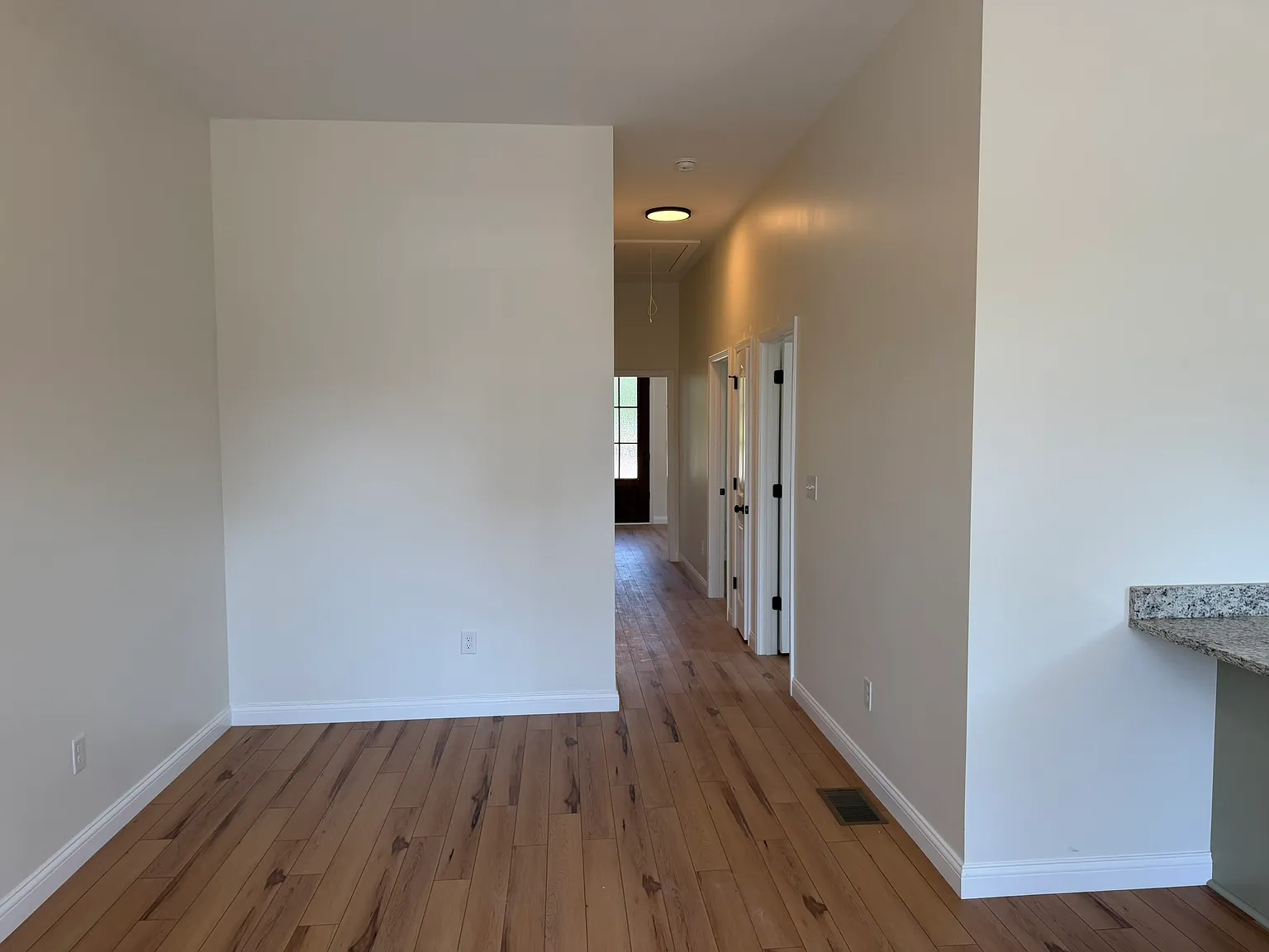 3 bed, $1,500 — Photo 3