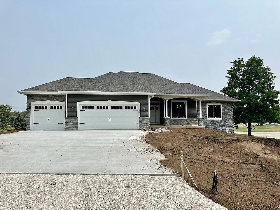 7421 Pine Ridge DRIVE, Burlington, WI 53105 | MLS #1834410 | Zillow