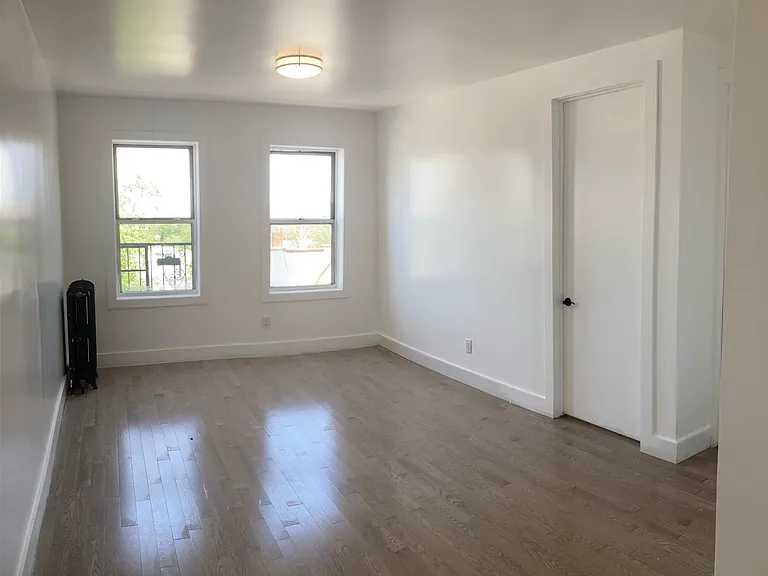 201 Claremont Ave #12A — Photo 9