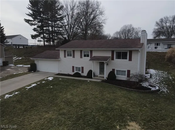 476 Longview Ave, Canal Fulton, OH 44614