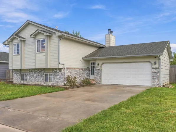 7409 E Brookview Cir, Wichita, KS 67226