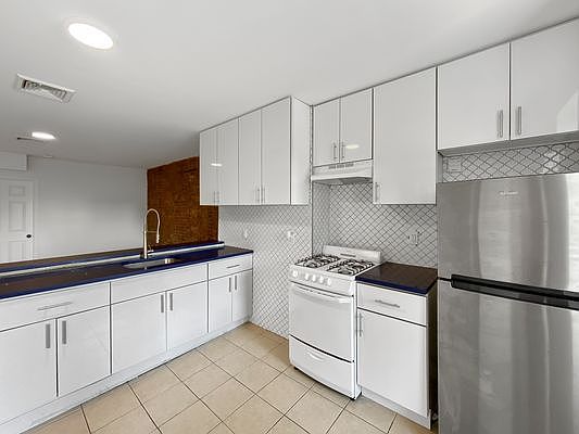 5th image of 158 E 124th St #3