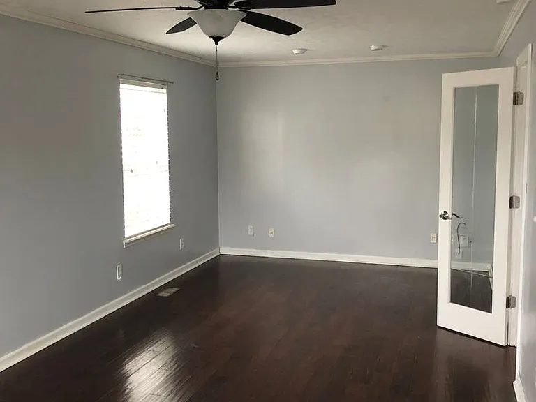 3330 Trafalgar Ct — Photo 4