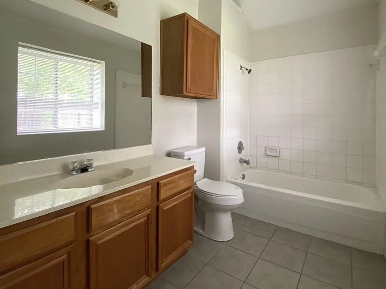 2707 Starling Dr — Photo 10